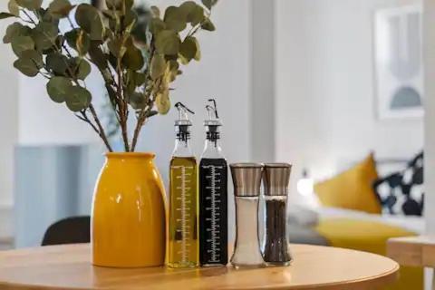 Apartment 1 Min To Public Transport - 3 Min To Supermarket And Pharmacy - On-site Parking For 19,90 Eur