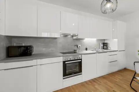 1 Min To Public Transport - 3 Min To Supermarket And Pharmacy - On-site Parking For 19,90 Eur *